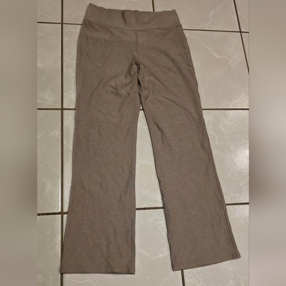Vuori Womens Pants Mid Rise Elevation Slim Bootcut - Picture 6 of 7